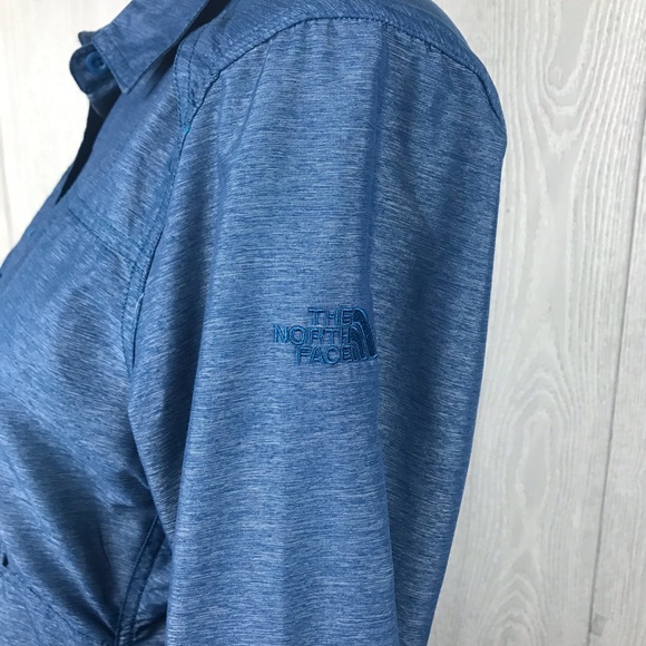 The North Face vented fitted button down shirt - Picture 2 of 8